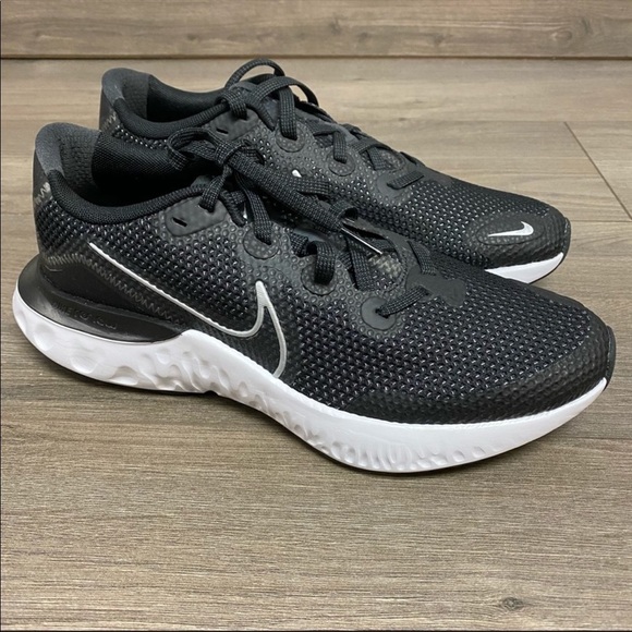 Nike | Renew Run Black White Running Sneaker 7 & 8 - Picture 1 of 11